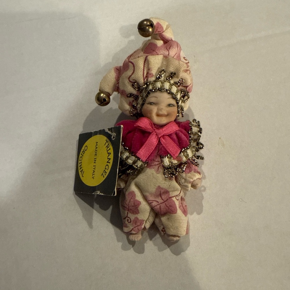 Porcelana Capodimonte Triangle Italian Created by Giovanni Gasparotto - Dirty